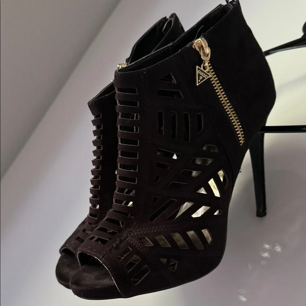 Guess Women's Black Cutout Heels - Picture 11 of 11